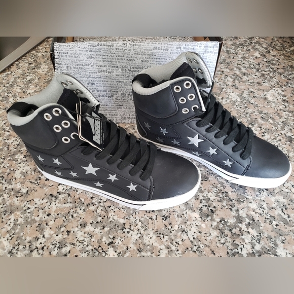 Pastry Women's Pop Tart Star Dance Sneaker Black/Silver Size 6.5 Brand New InBox - Picture 2 of 4